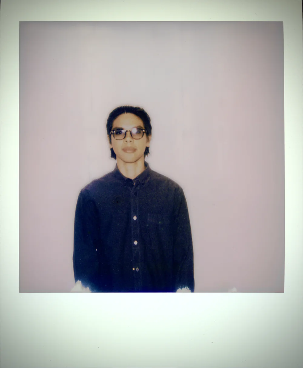 Iván López Márquez en una Polaroid